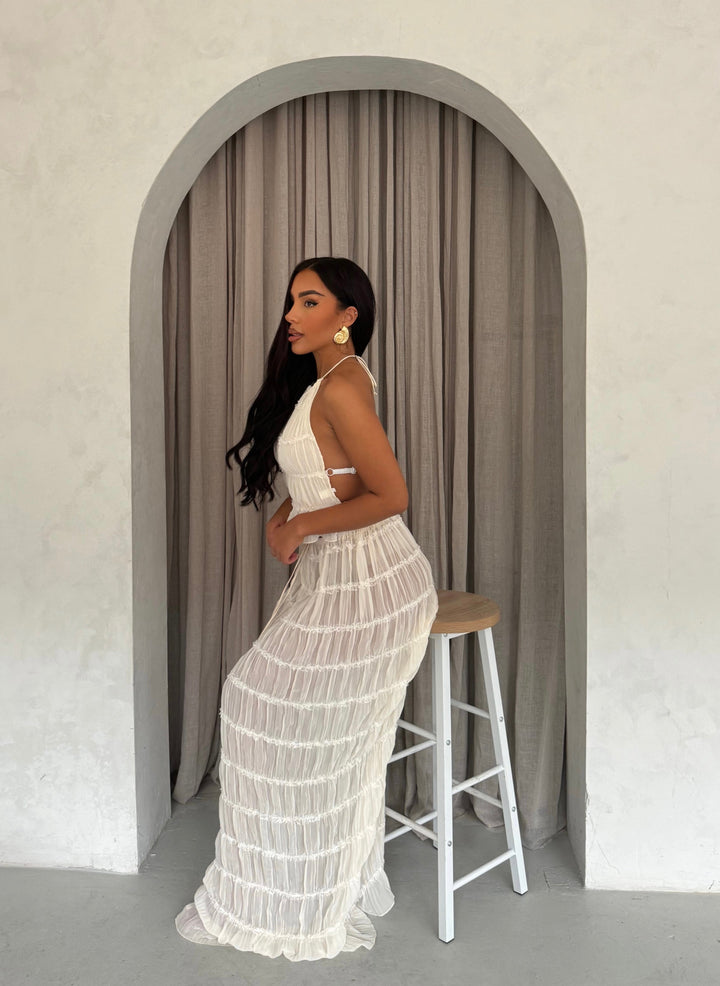 Valantomode | Elegant White Halter Neck Maxi Dress for Chic Occasions