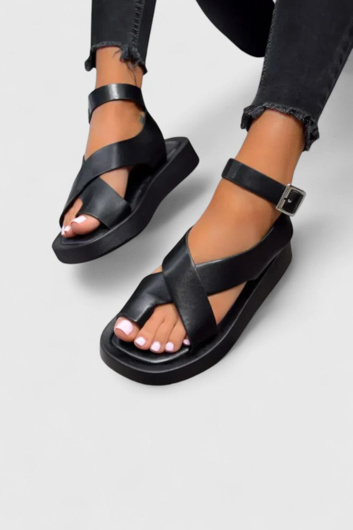 Valantomode | Sandals with Elegant Design