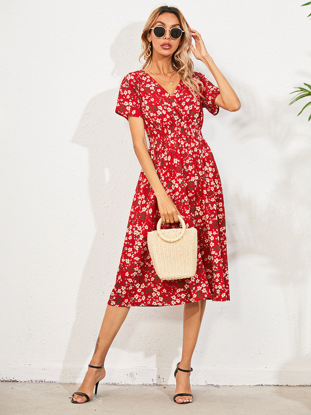 Valantomode | Chic Floral Dress for Rent Perfect for Any Event