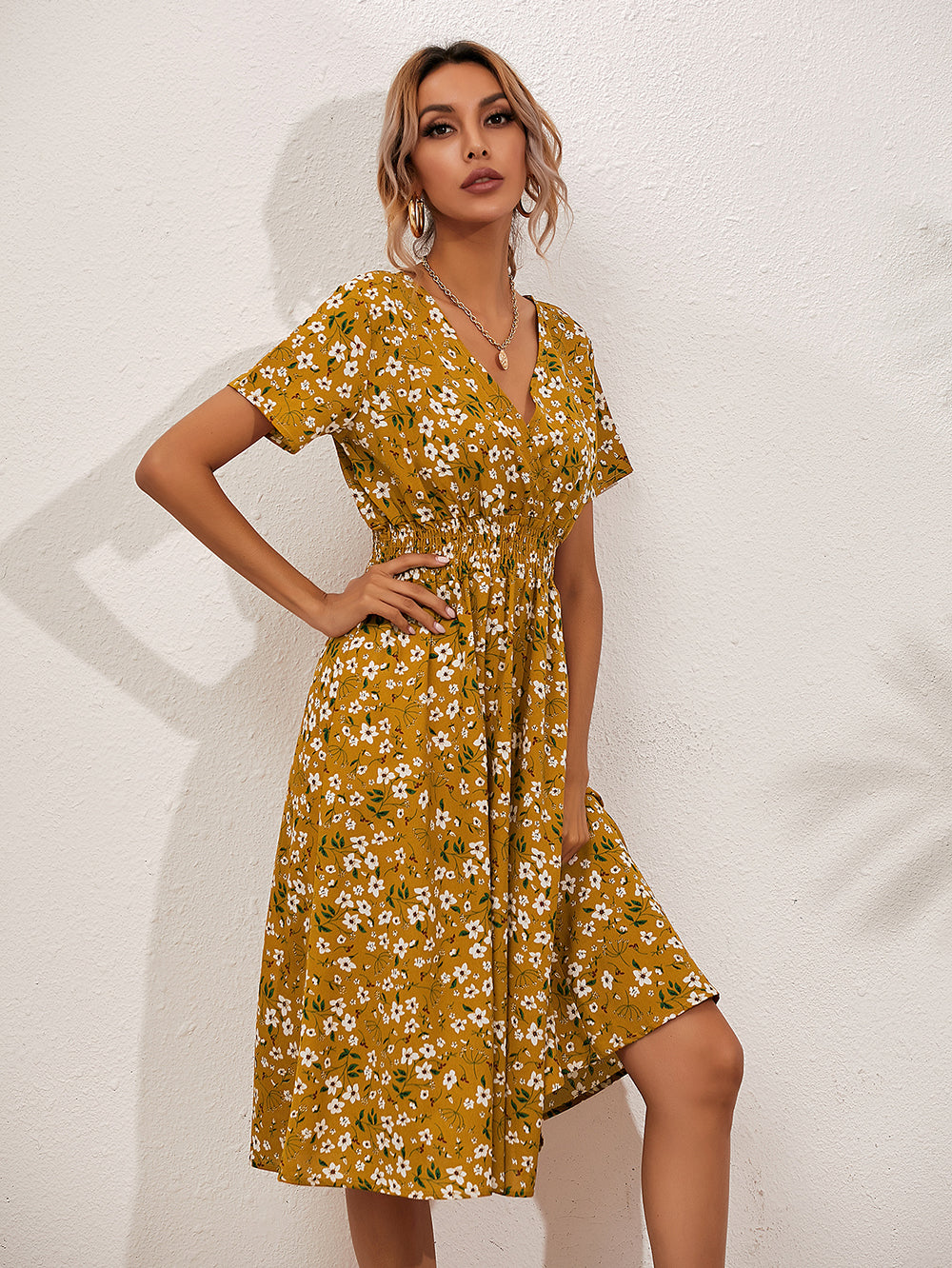 Valantomode | Chic Floral Dress for Rent Perfect for Any Event
