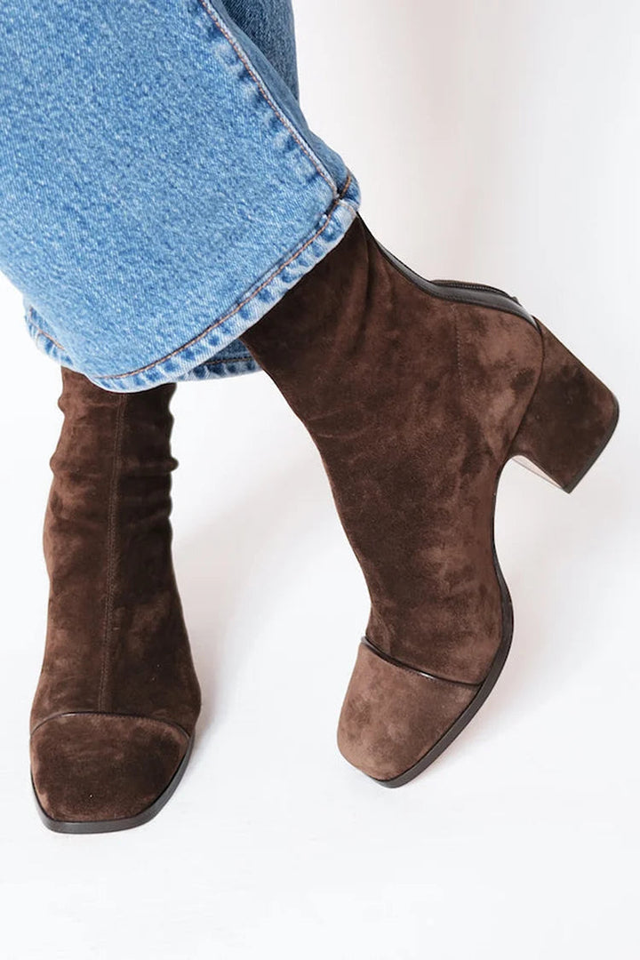 Valantomode | Chic Ankle Boots for Stylish Fall Outfits