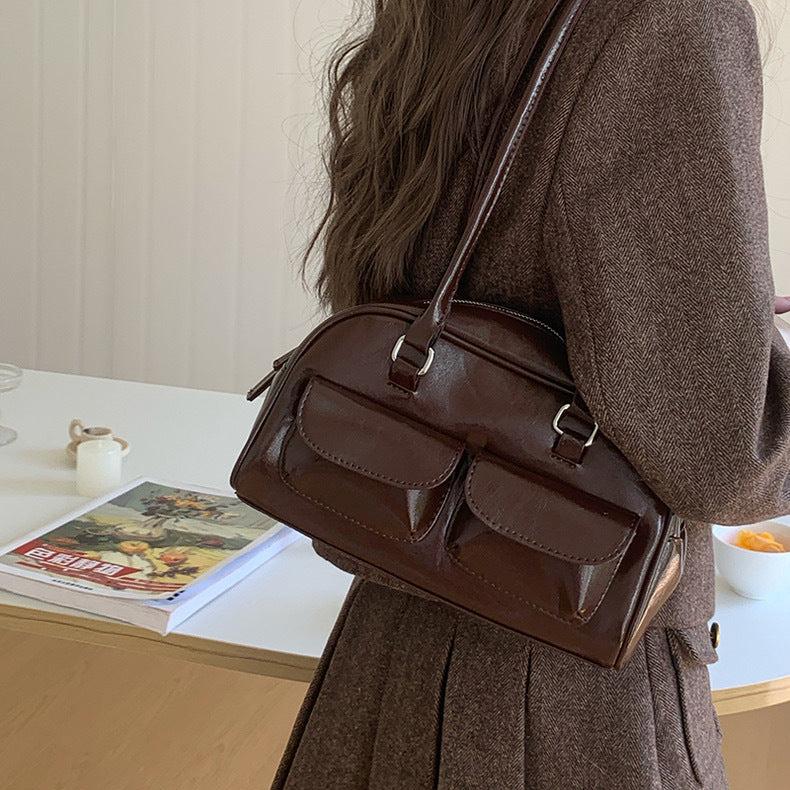 Valantomode | Linear Archival Baguette – Premium Vegan Leather Vintage-Style Shoulder Bag