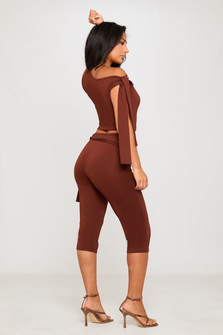 Valantomode | Chic Brown One Shoulder Knot Top & Capri Pants Set
