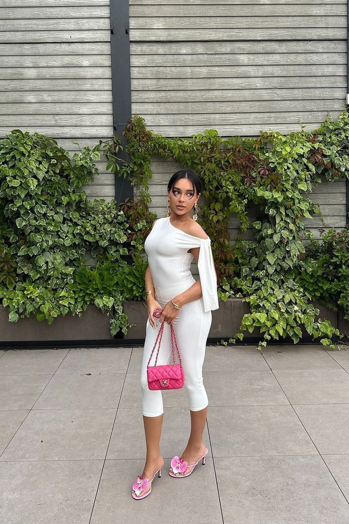 Valantomode | Chic White One Shoulder Knot Top & Capri Pants Set