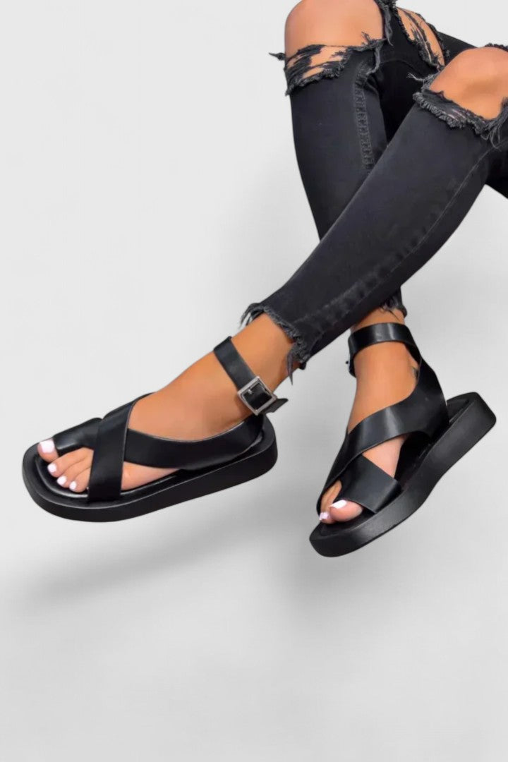 Valantomode | Sandals with Elegant Design