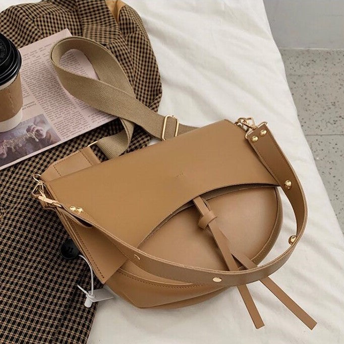 Valantomode | The ‘Aurelius’ Leather Saddle Bag – Sovereign Curve & Linear Precision