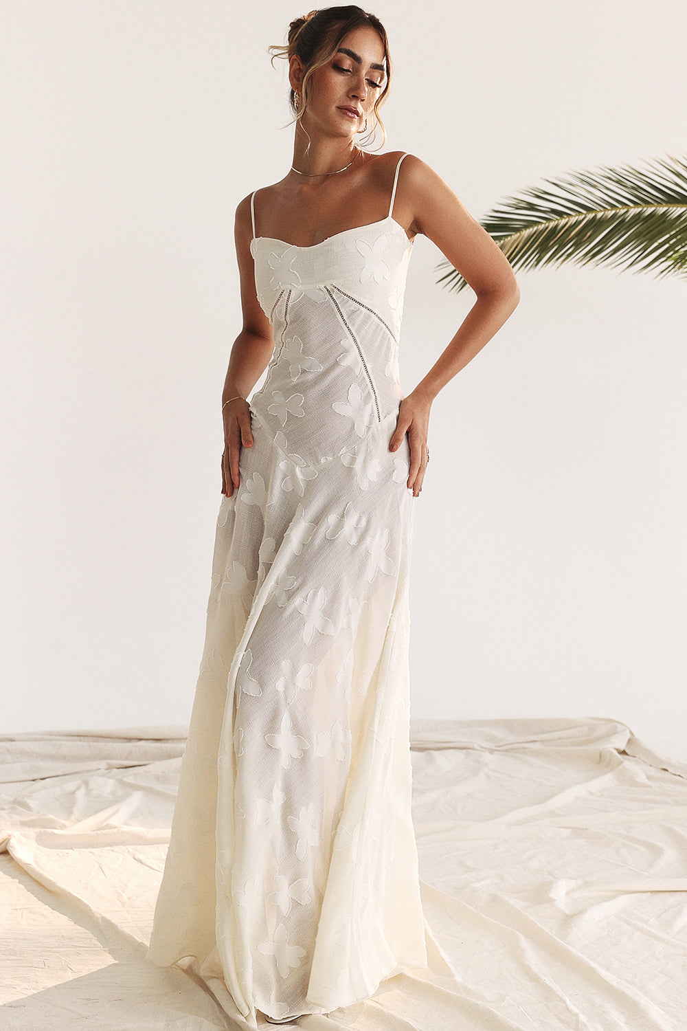 Valantomode | Elegant Embroidered Maxi Dress by Dean