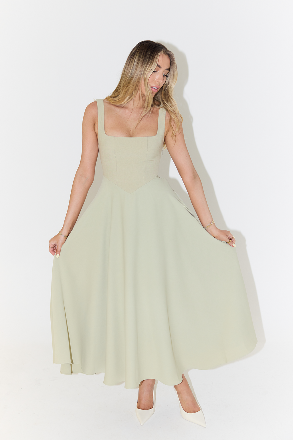Valantomode | Chic Square Neck Midi Dress for Effortless Elegance