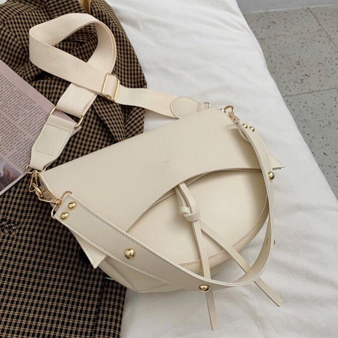 Valantomode | The ‘Aurelius’ Leather Saddle Bag – Sovereign Curve & Linear Precision