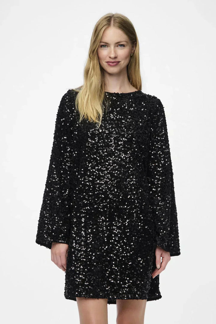 Valantomode | Twisted Ribbon Shimmer Dress for Stylish Evening Events