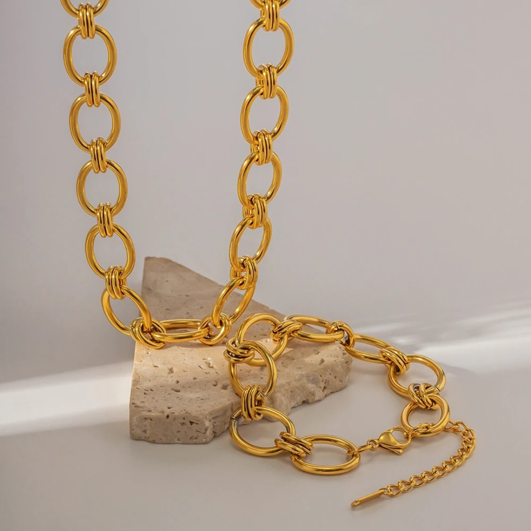 Valantomode | Heavyweight Plated Interlocking Link Necklace for Women