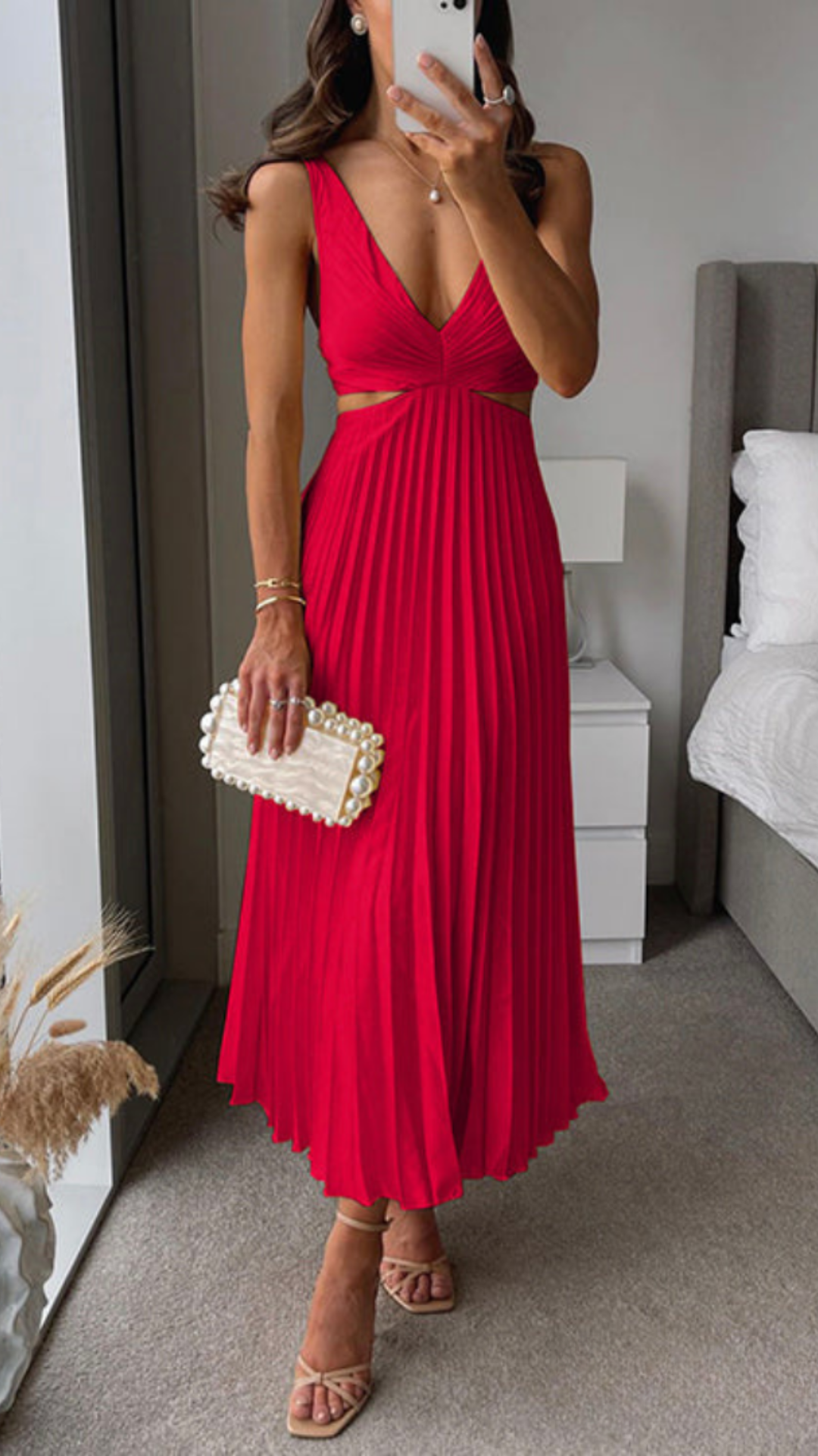 Valantomode | Long Pleated Dress with a Stylish Cut Waist Design