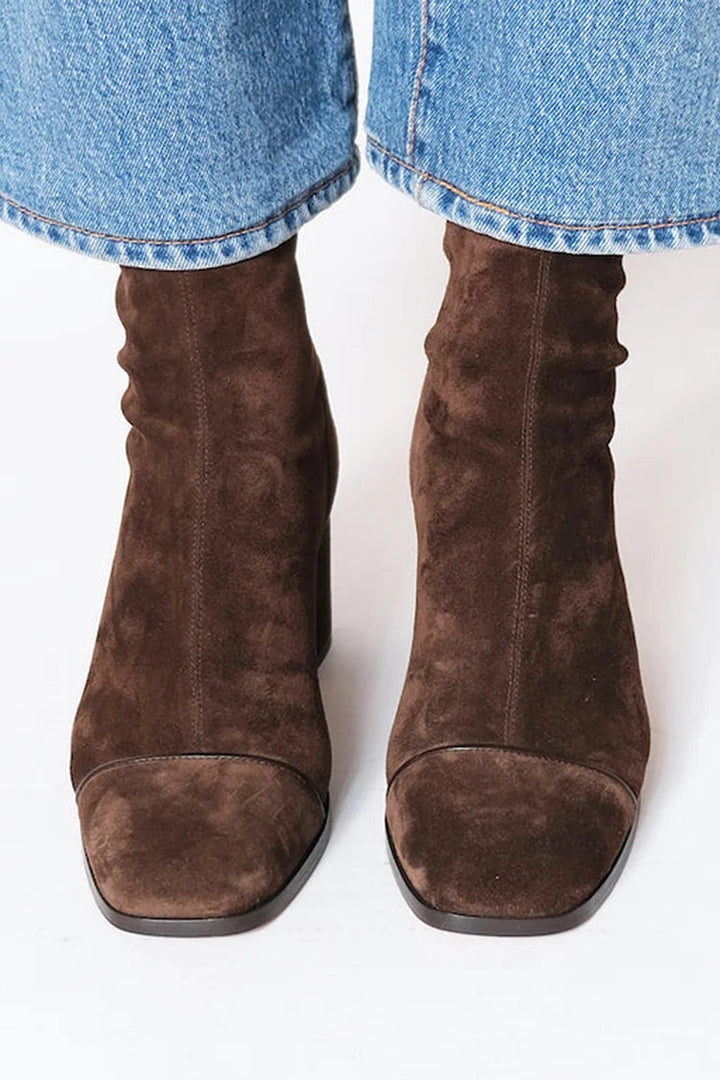 Valantomode | Chic Ankle Boots for Stylish Fall Outfits