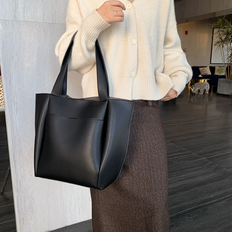 Valantomode | The ‘Veridian’ Sovereign Tote – Architectural Volume & Operational Flow