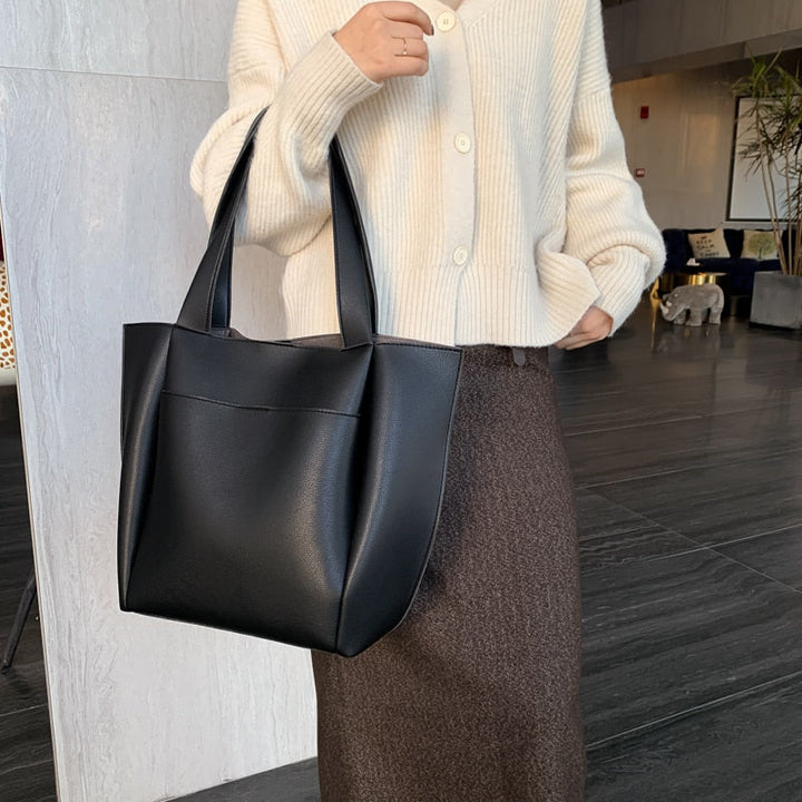 Valantomode | The ‘Veridian’ Sovereign Tote – Architectural Volume & Operational Flow