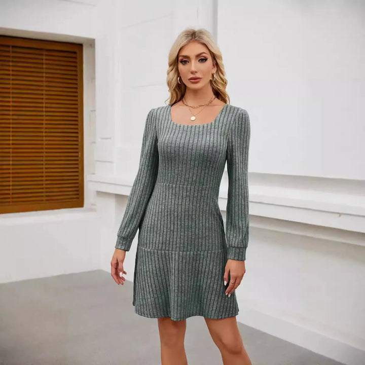 Valantomode | Stylish Long-Sleeve Dress with Square Neck and Practical Pockets