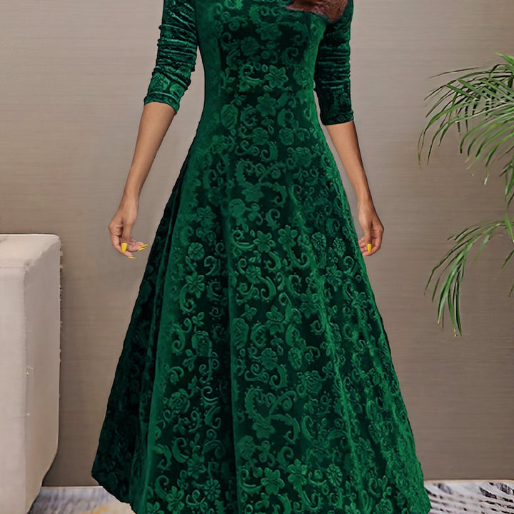Valantomode | Luxe Velvet Dress for Chic Evening Events