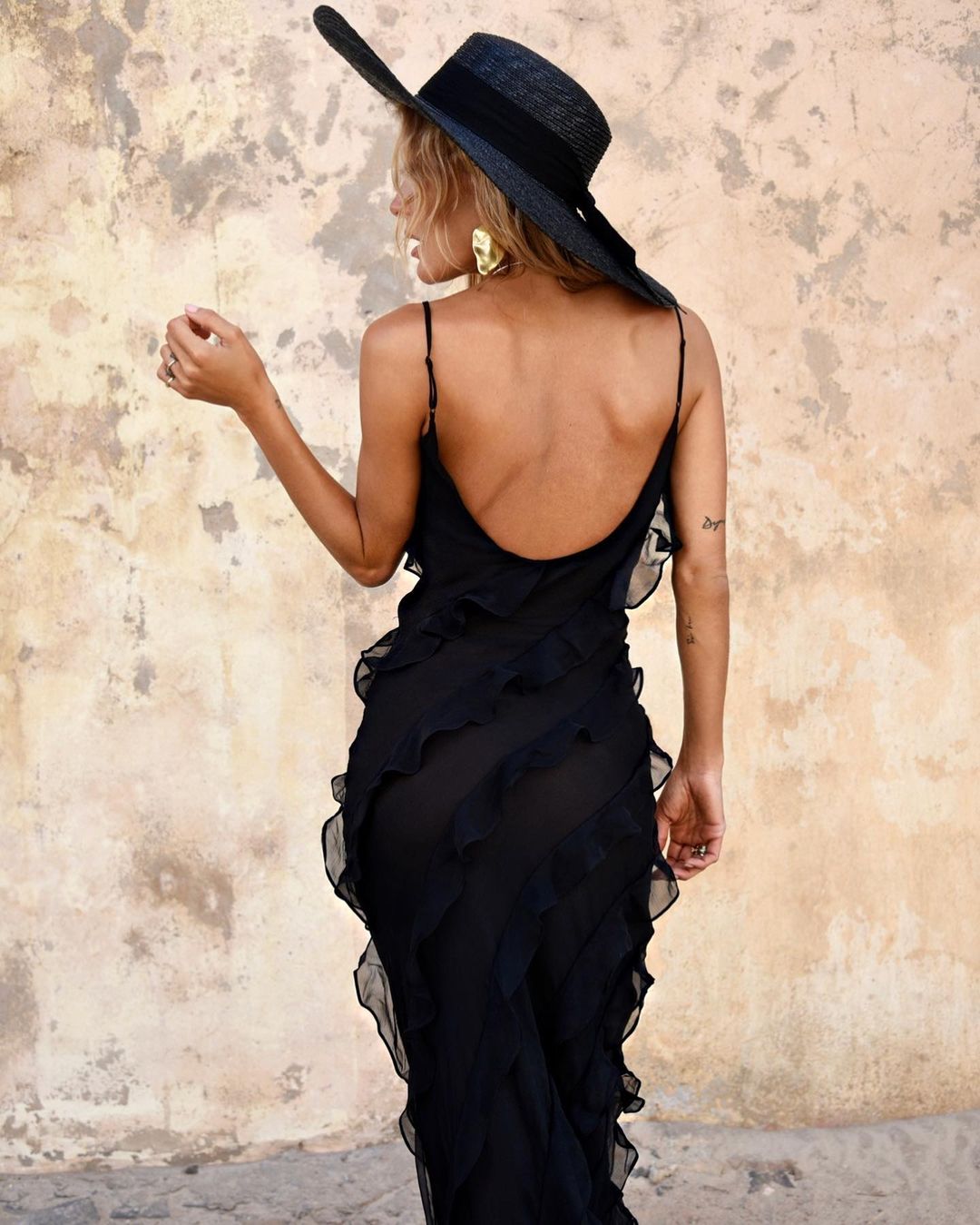 Valantomode | Elegant Evening Dress with Flowing Ruffles