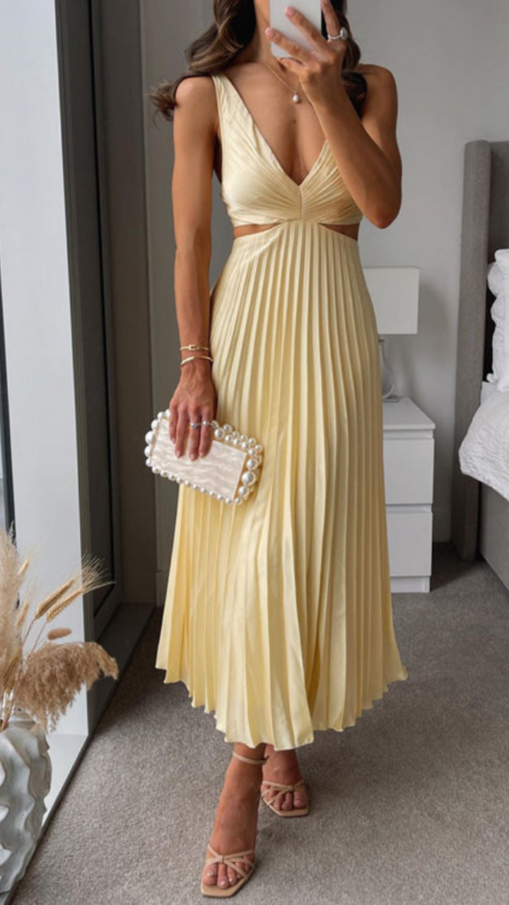 Valantomode | Long Pleated Dress with a Stylish Cut Waist Design