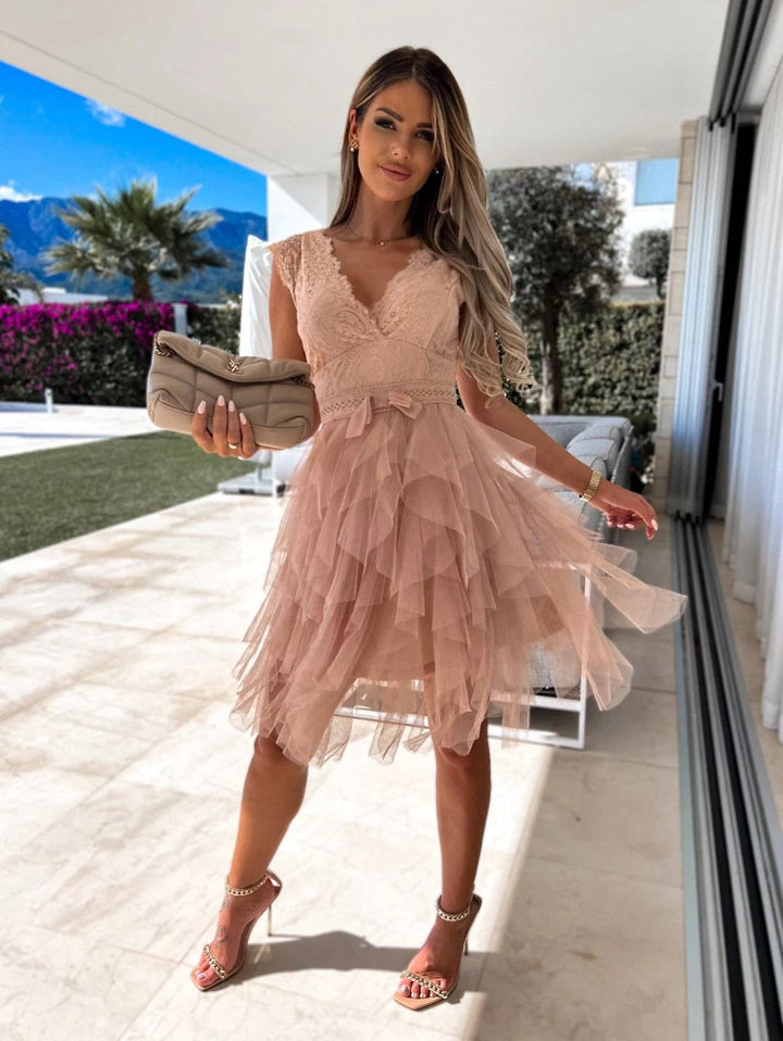 Valantomode | Tulle Layered Skirt Dress with Elegant Lace Bodice