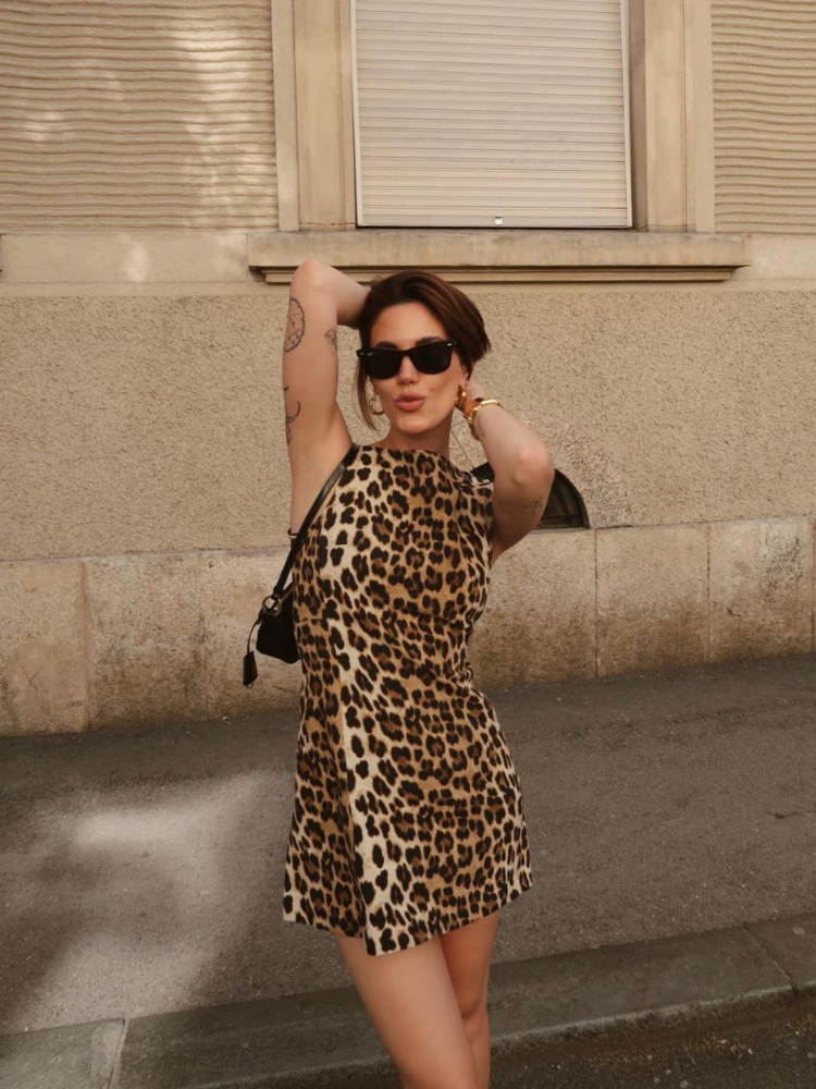 Valantomode | Chic Sleeveless Mini Dress with Trendy Leopard Print