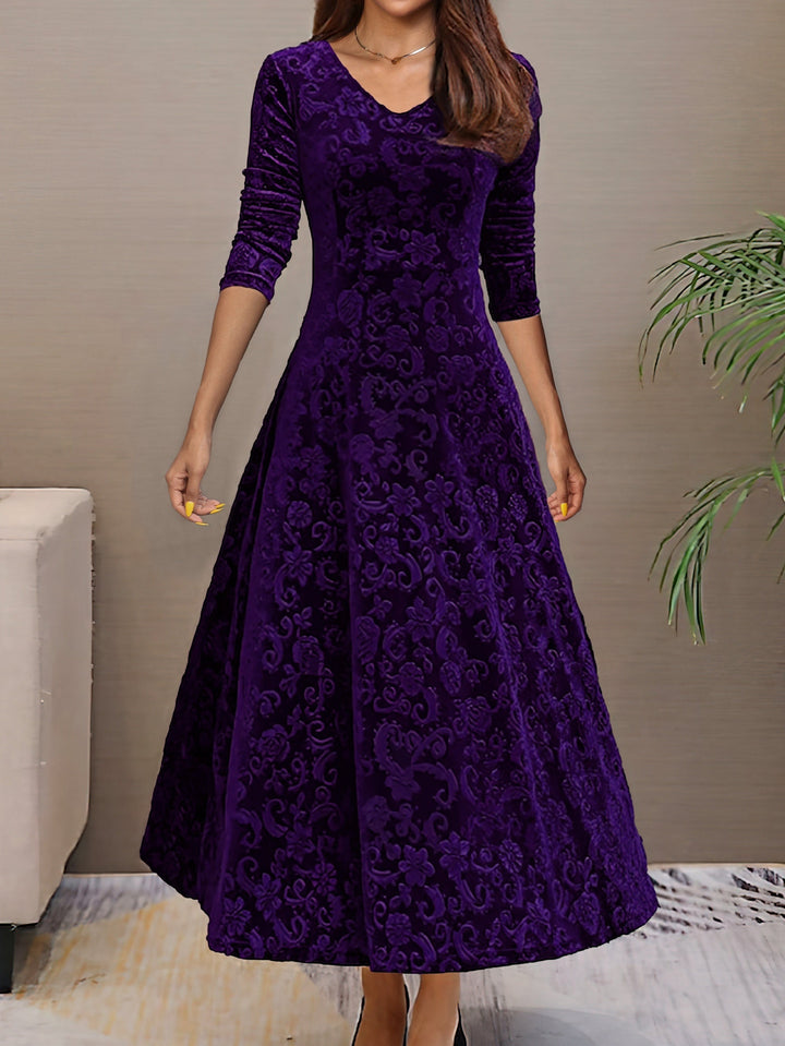 Valantomode | Luxe Velvet Dress for Chic Evening Events
