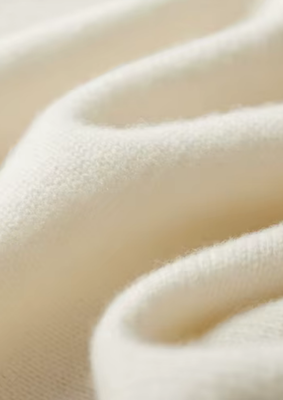 Valantomode | Men’s Two-Tone Collar Zip Knit – Textural Dominance & Modern Hybridity