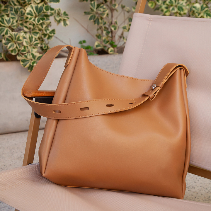 Valantomode | Luna Minimalist Hobo – Premium Vegan Leather Wide-Strap Shoulder Bag with Pouch
