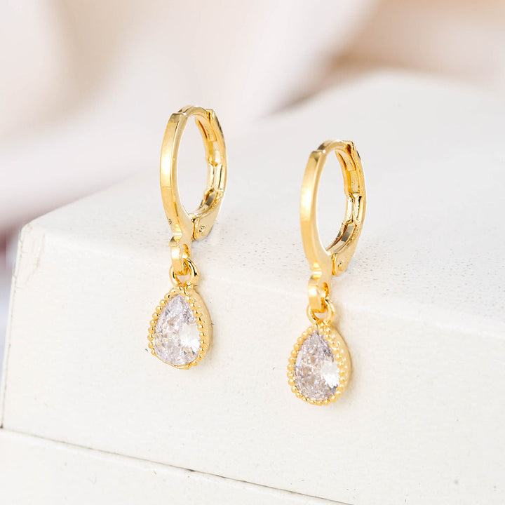 Valantomode | Plated Droplet Silhouette Earrings with High-Refractive Stone Assets