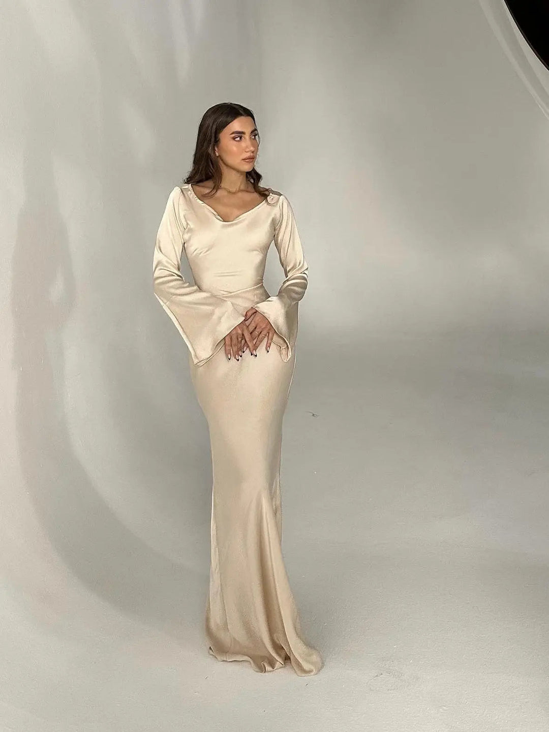 Valantomode | Long Sleeve Maxi Dress for Effortless Timeless Style