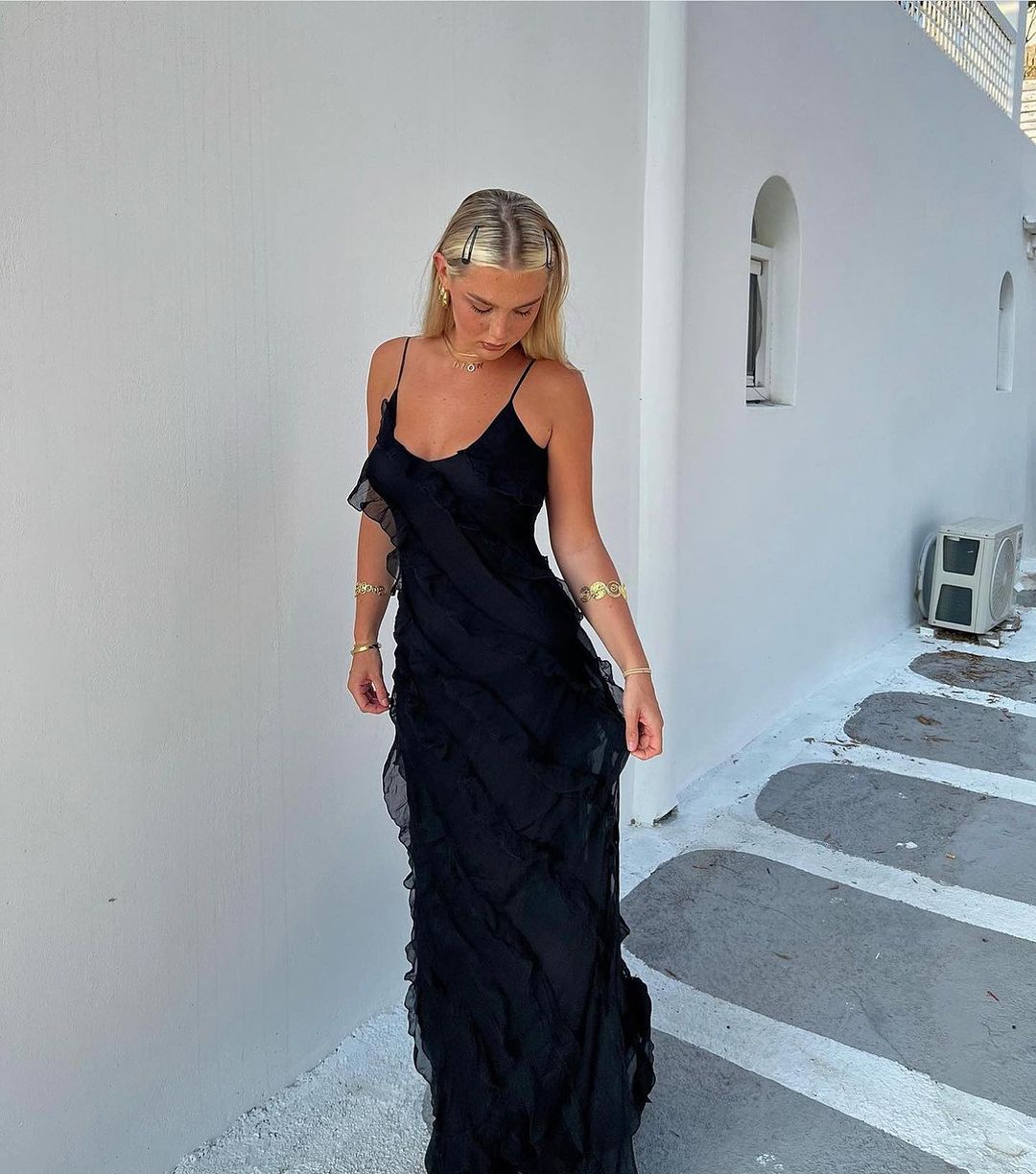 Valantomode | Elegant Evening Dress with Flowing Ruffles