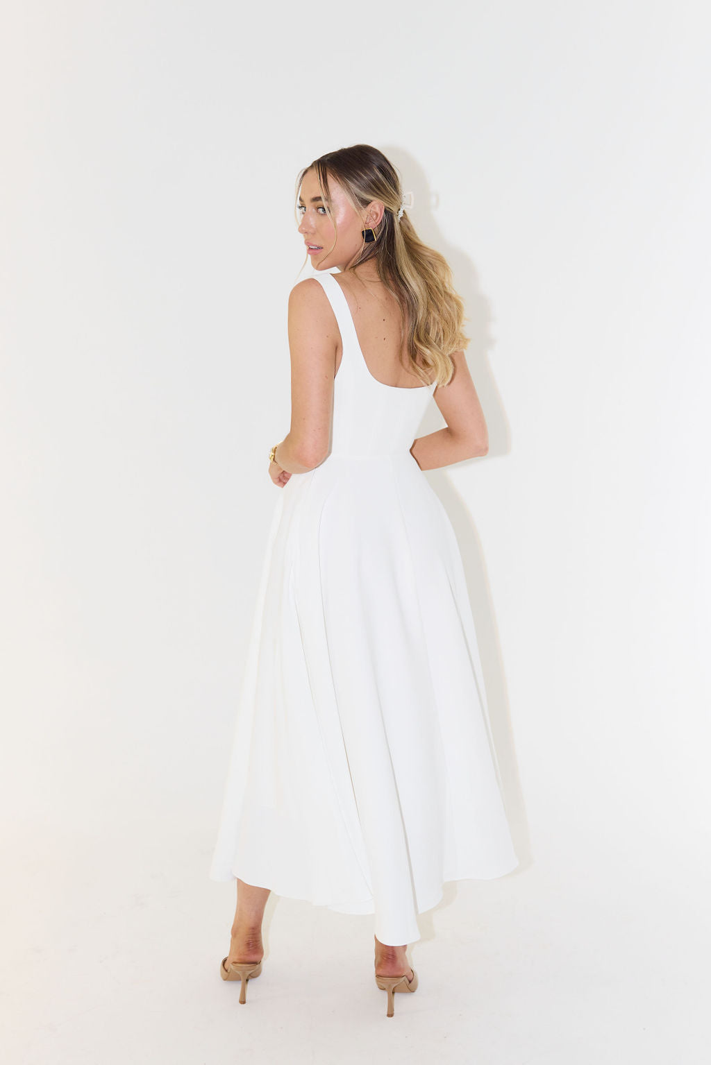 Valantomode | Chic Square Neck Midi Dress for Effortless Elegance