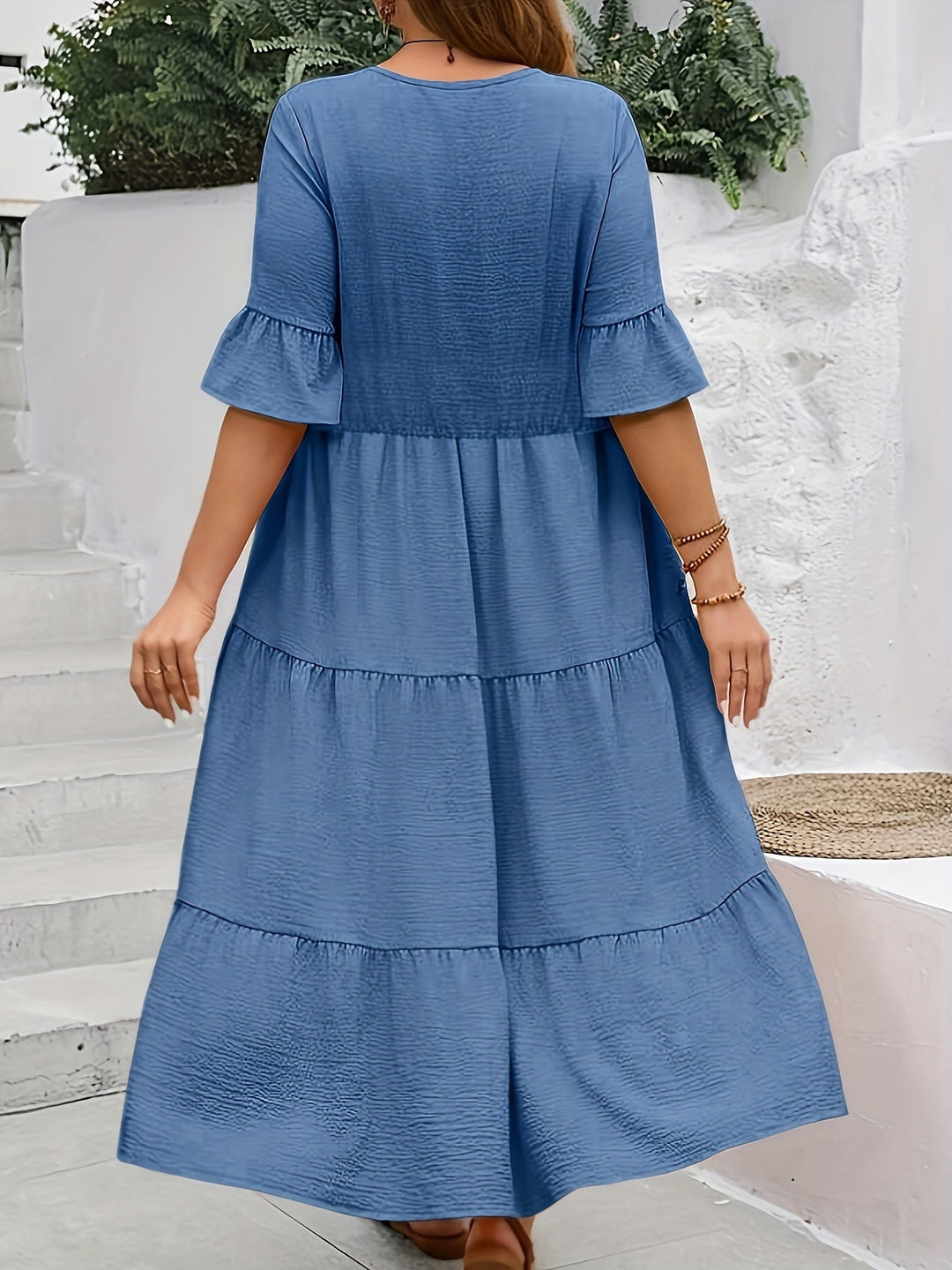 Valantomode | Dress with Graceful Flow