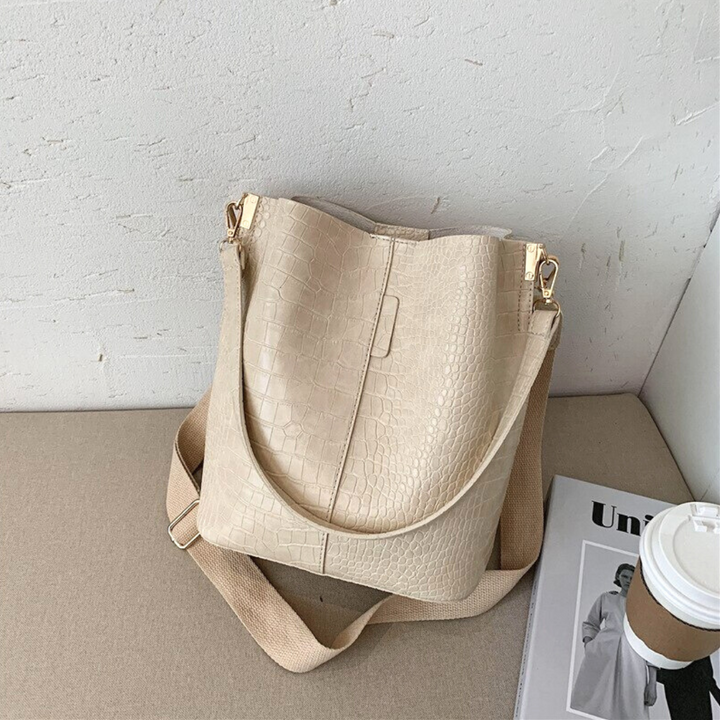 Valantomode | The ‘Aurelius’ Croc-Armor Handbag – Textural Dominance & Rigid Command