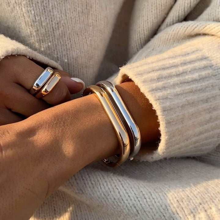 Valantomode | Plated Sculpted Oval Bracelet with High-Shine Monolithic Architecture