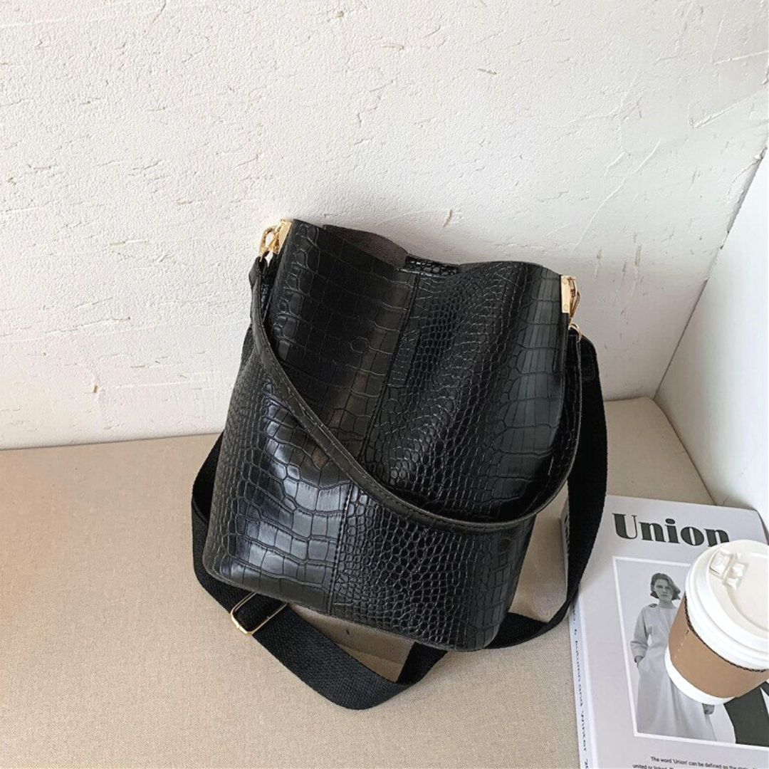Valantomode | The ‘Aurelius’ Croc-Armor Handbag – Textural Dominance & Rigid Command