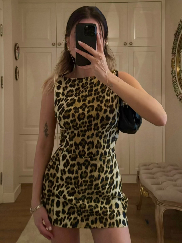 Valantomode | Chic Sleeveless Mini Dress with Trendy Leopard Print