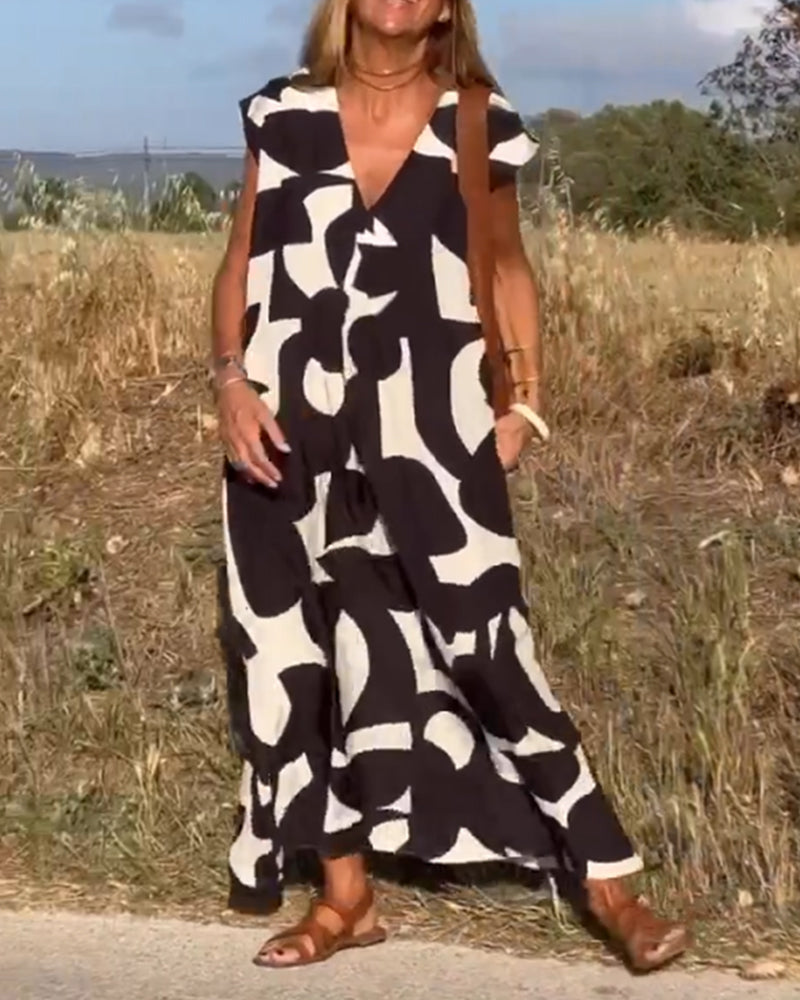 Valantomode | Dress with Relaxed Abstract Design
