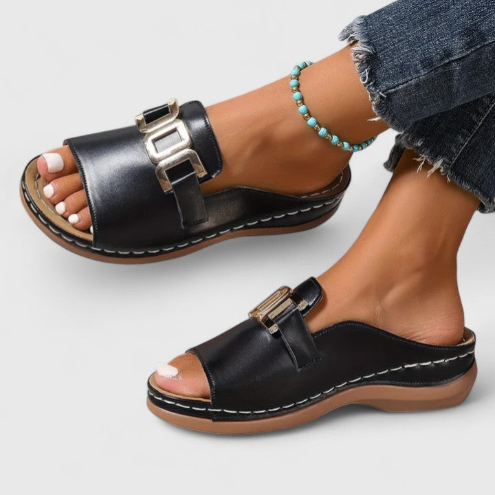 Valantomode | Sandals with Sophisticated Design
