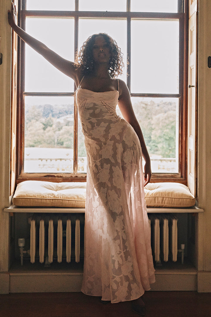 Valantomode | Elegant Embroidered Maxi Dress by Dean