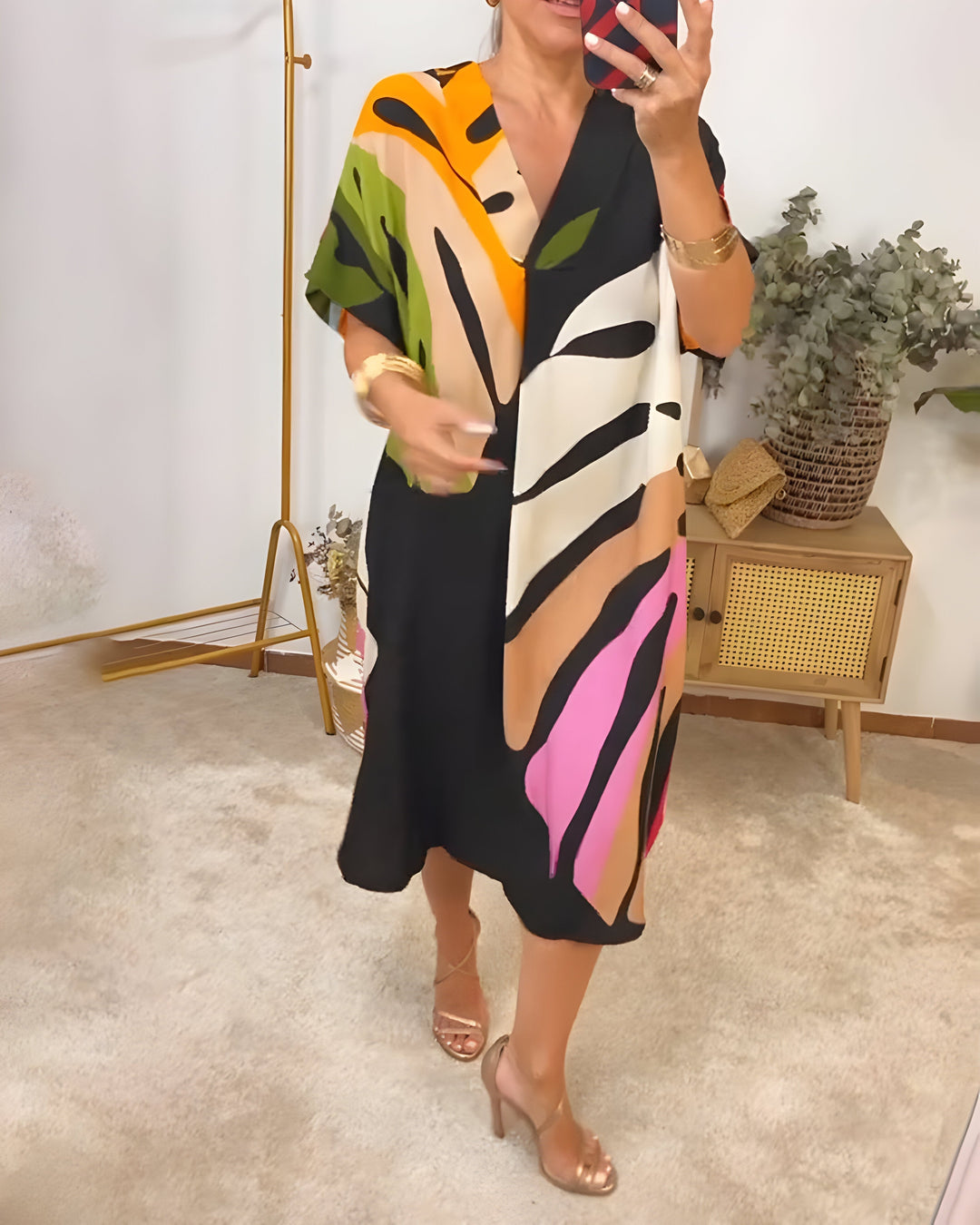 Valantomode | Dress with Abstract Print