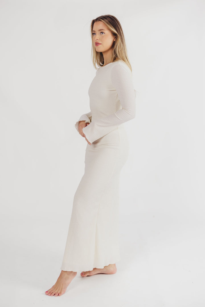 Valantomode | Textured Long Sleeve Maxi Dress for Effortless Elegance