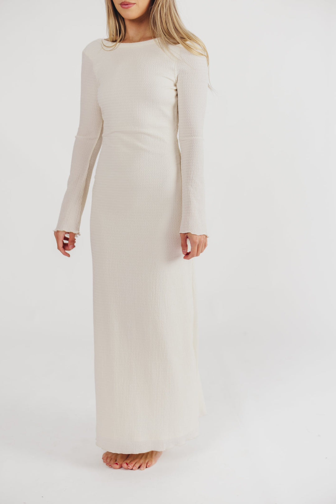 Valantomode | Textured Long Sleeve Maxi Dress for Effortless Elegance