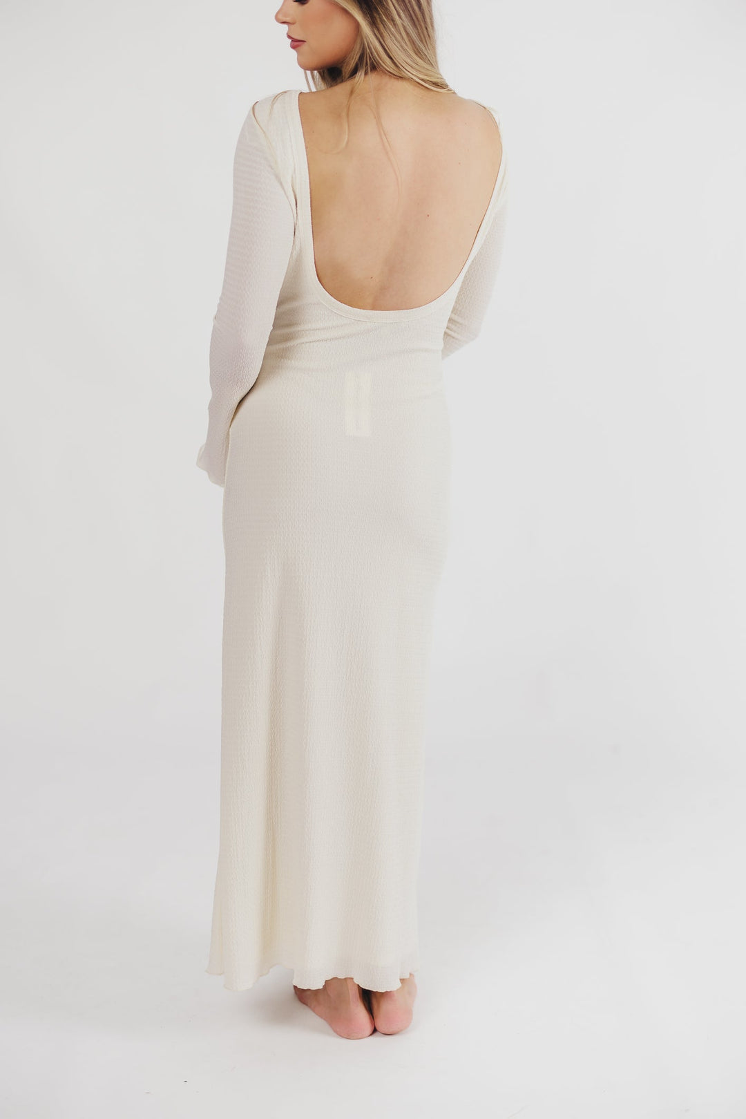 Valantomode | Textured Long Sleeve Maxi Dress for Effortless Elegance
