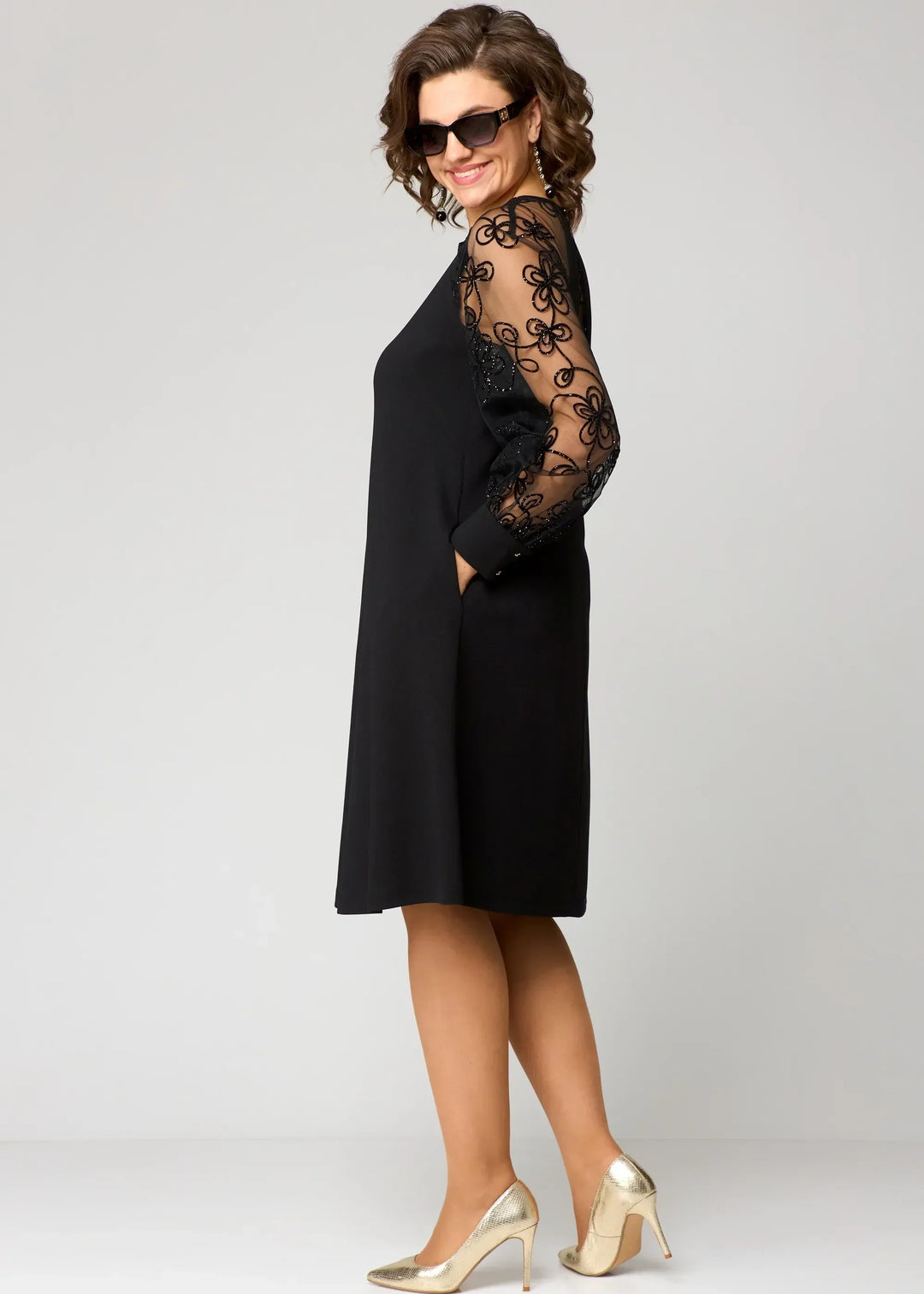 Valantomode | Stunning Lace Dress for Formal Events and Gatherings