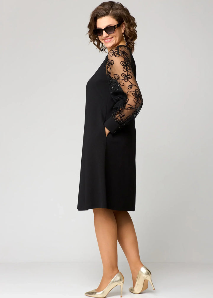 Valantomode | Stunning Lace Dress for Formal Events and Gatherings