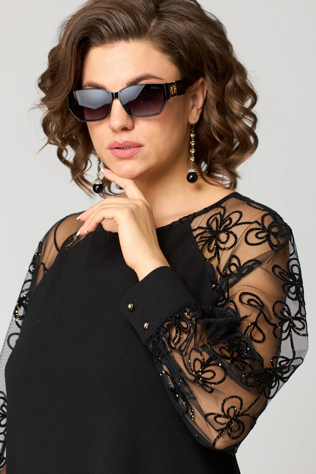 Valantomode | Stunning Lace Dress for Formal Events and Gatherings