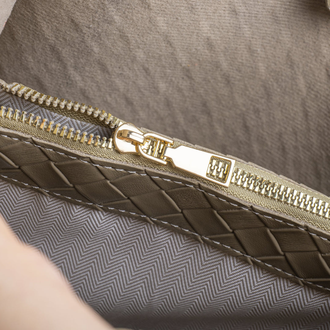 Valantomode | The ‘Aurelius’ Veridian Sovereign Monolith – Women's Premium Vegan Leather Executive Tote