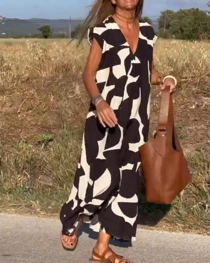 Valantomode | Dress with Relaxed Abstract Design