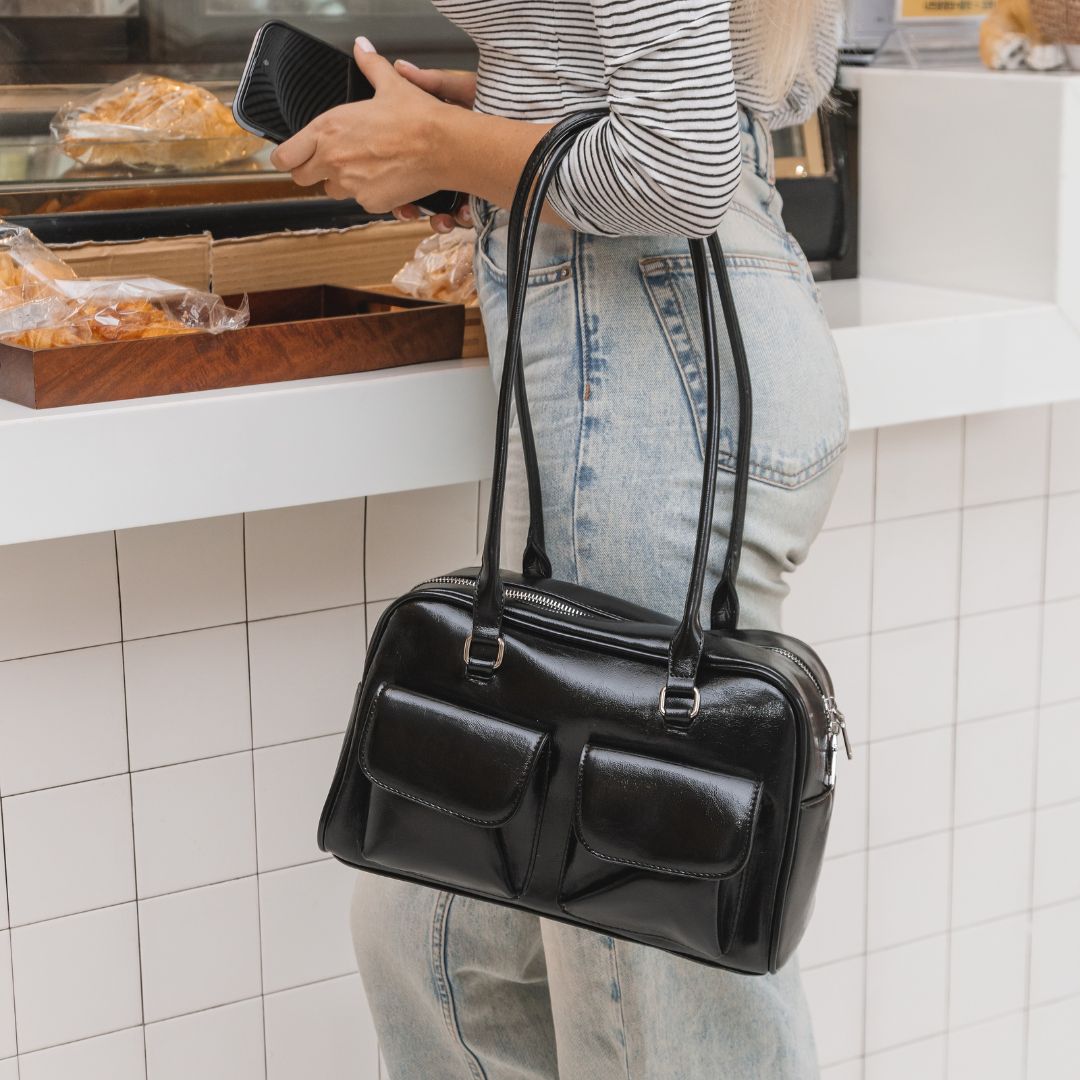 Valantomode | Linear Archival Baguette – Premium Vegan Leather Vintage-Style Shoulder Bag